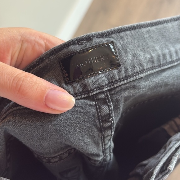 MOTHER The Insider Crop Step Fray Chalk Faded Black Size 25 - Picture 5 of 11